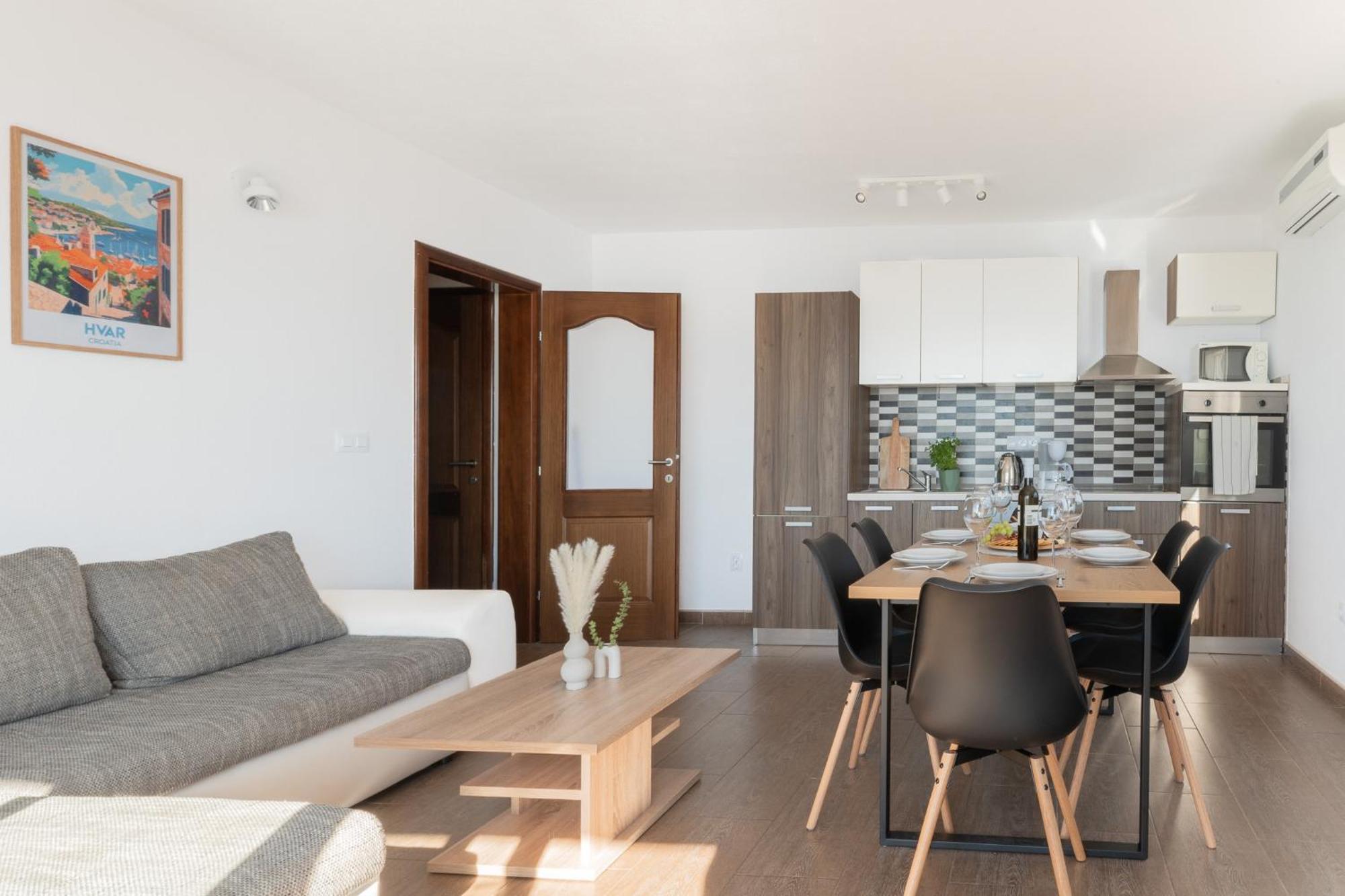 Sunny Hill Apartments With Rooftop Pool Čelina Dış mekan fotoğraf