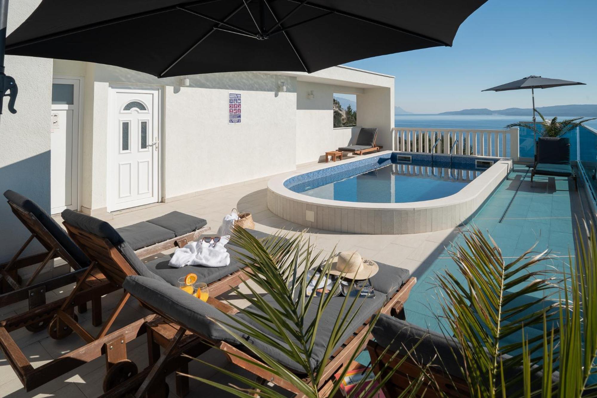 Sunny Hill Apartments With Rooftop Pool Čelina Dış mekan fotoğraf