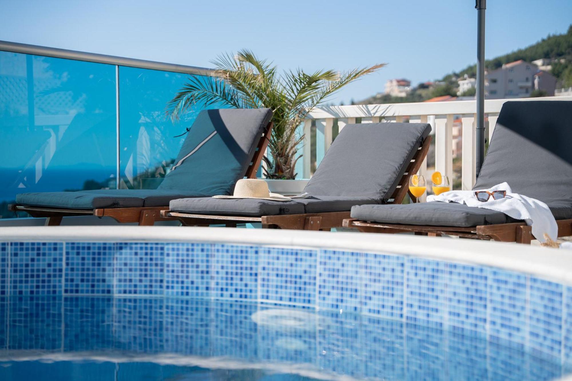 Sunny Hill Apartments With Rooftop Pool Čelina Dış mekan fotoğraf