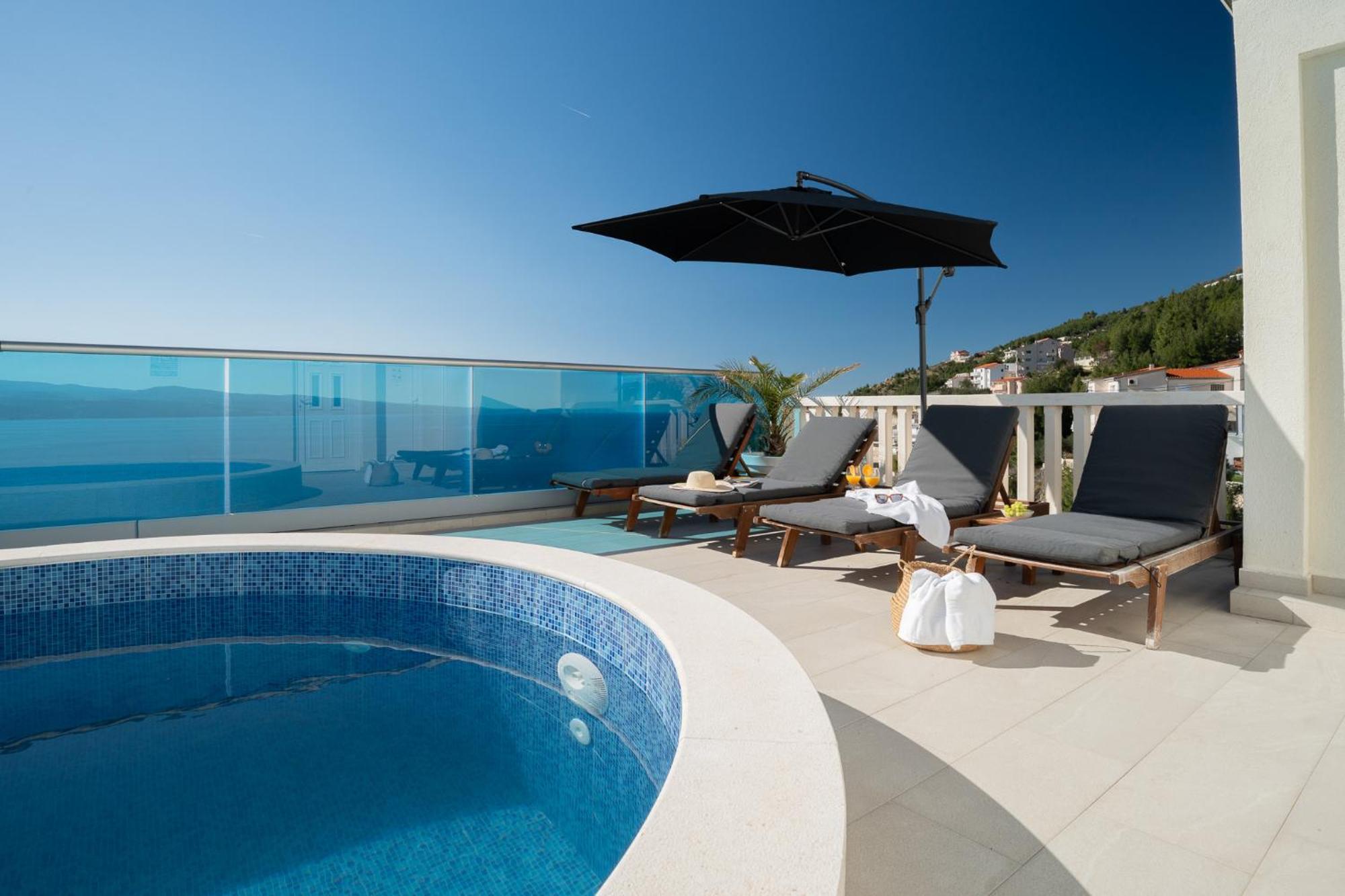 Sunny Hill Apartments With Rooftop Pool Čelina Dış mekan fotoğraf