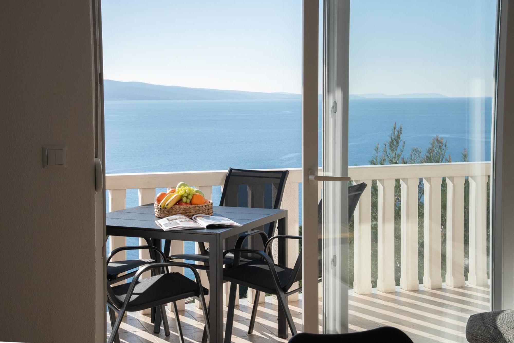 Sunny Hill Apartments With Rooftop Pool Čelina Dış mekan fotoğraf