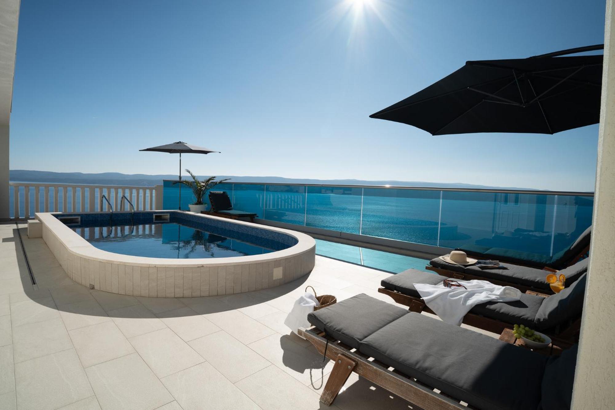 Sunny Hill Apartments With Rooftop Pool Čelina Dış mekan fotoğraf