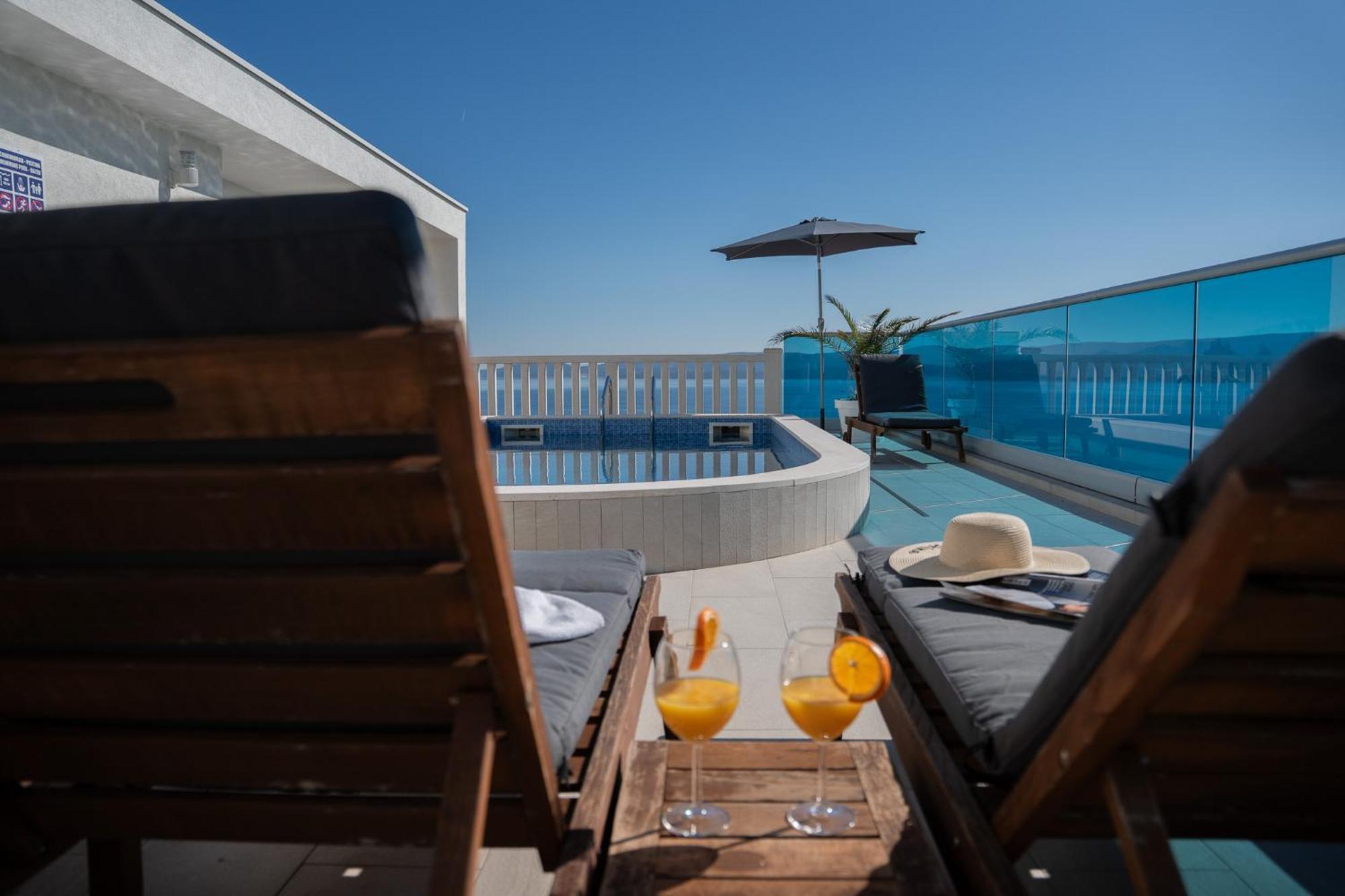Sunny Hill Apartments With Rooftop Pool Čelina Dış mekan fotoğraf